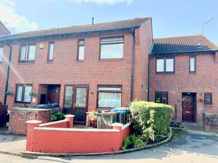 3 Bedroom Terraced House To Rent In Denmead Road, Croydon, CR0