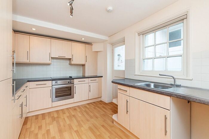 2 Bedroom Flat To Rent In Sussex Mansions, - Sussex Square, Brighton, East Sussex, BN2