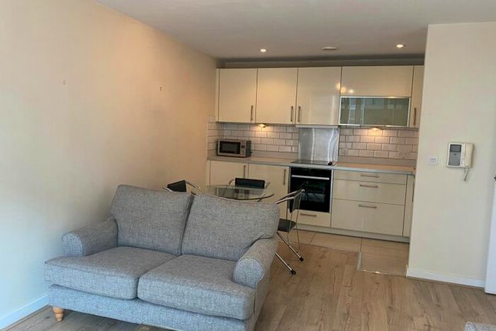2 Bedroom Flat To Rent In Block Spectrum, Salford, Greater Manchester, M3