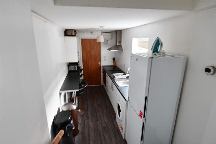 1 Bedroom Flat To Rent In Holton Road, Barry, CF63