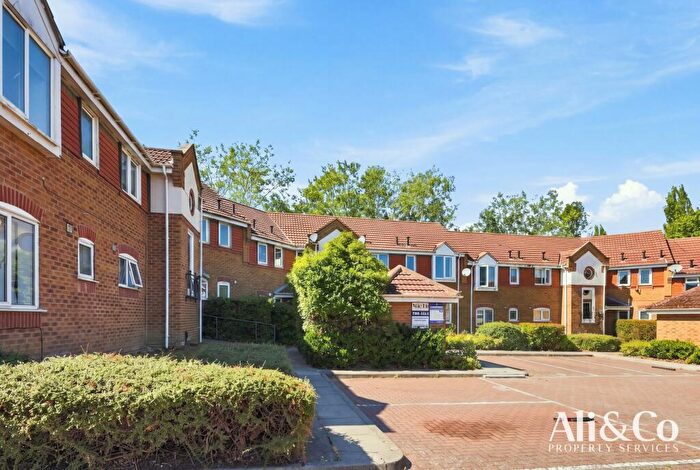 2 Bedroom Apartment For Sale In Caravel Close, Grays, RM16
