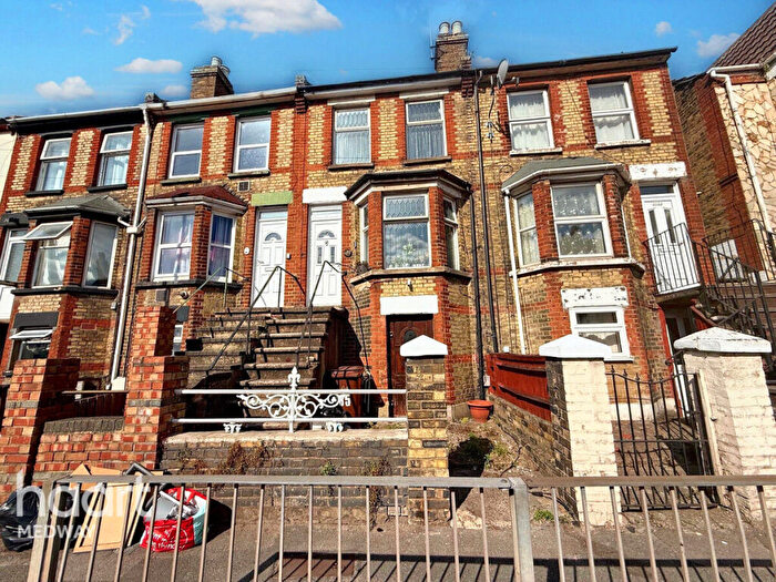 2 Bedroom Terraced House For Sale In Luton Road, Chatham, ME4