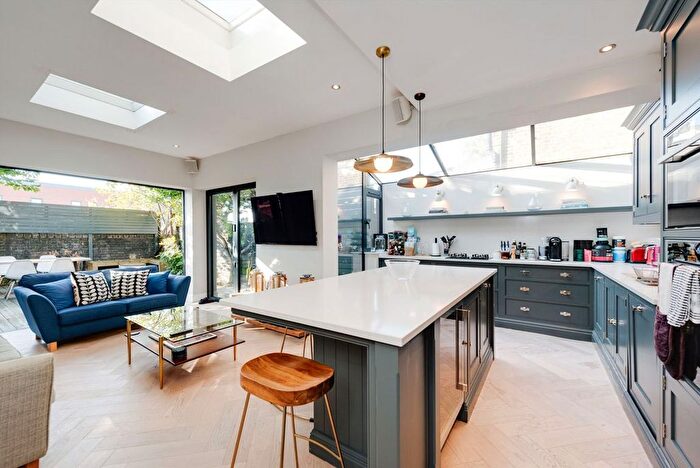 2 Bedroom Flat For Sale In Harvist Road, Queen's Park, NW6