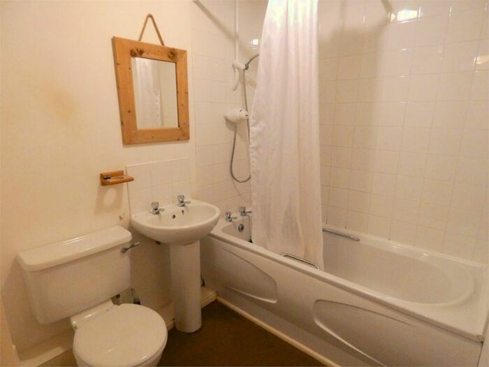 1 Bedroom Apartment To Rent In Paisley Park, Farnworth, Bolton, BL4