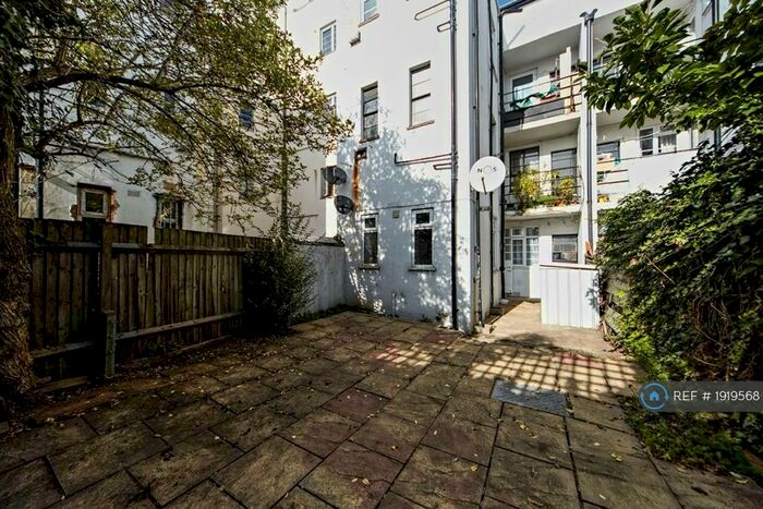 2 Bedroom Flat To Rent In Creeland Grove, Catford, SE6