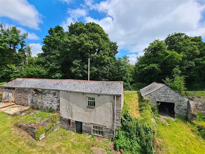 Barn Conversion For Sale In Yeolmbridge, Launceston, PL15