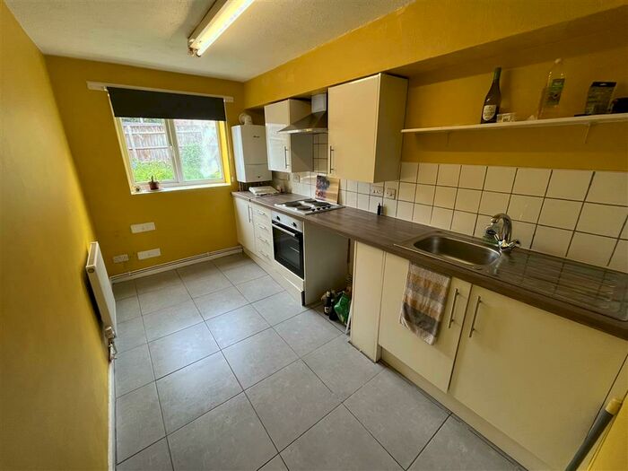 1 Bedroom Flat To Rent In Warren Close, Tipton, DY4