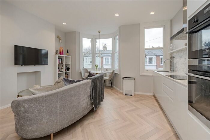 3 Bedroom Maisonette To Rent In Iffley Road, London, W6