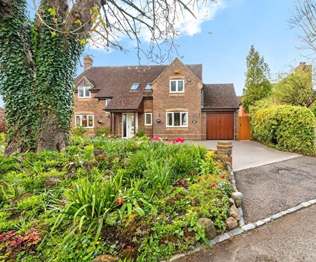 4 Bedroom Detached House For Sale In School Lane, Weston Turville, Aylesbury, HP22