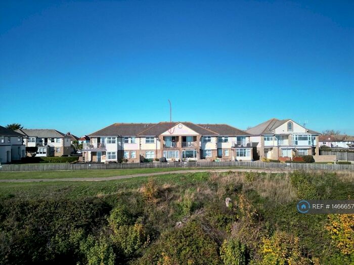 2 Bedroom Maisonette To Rent In Seaview Heights, Walton On The Naze, CO14