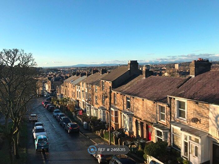 2 Bedroom Flat To Rent In Park Square, Lancaster, LA1