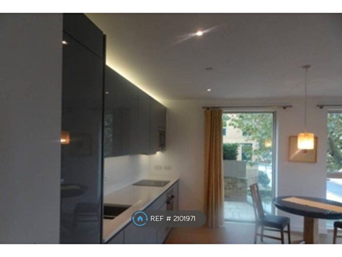 2 Bedroom Flat To Rent In Rodney Road, London, SE17