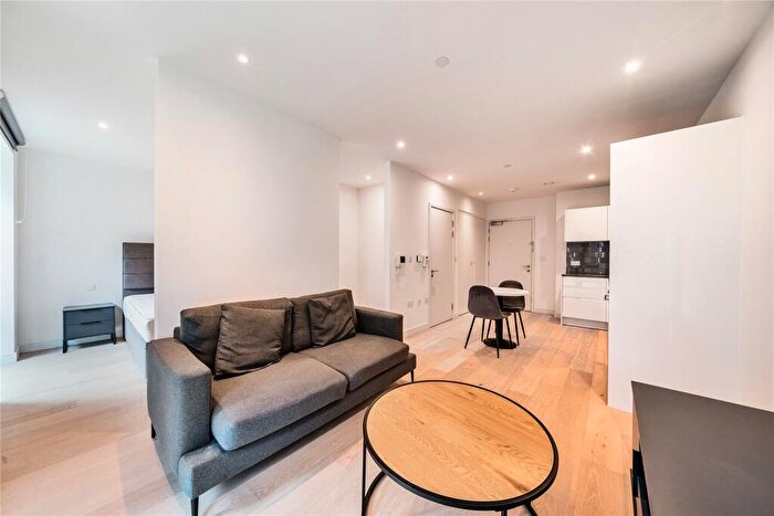 Apartment To Rent In Shipwright Street, London, E16