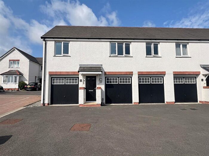 2 Bedroom Property For Sale In Campion Close, St. Austell, PL25