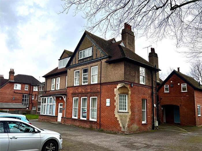 1 Bedroom Apartment For Sale In Clandon Road, Guildford, Surrey, GU1