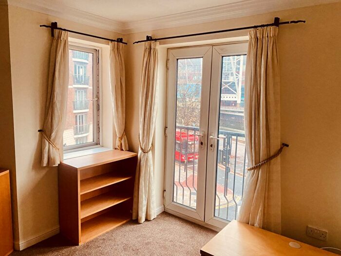 1 Bedroom Flat To Rent In Century Court, Taffs Mead Embankment, Cardiff, CF11