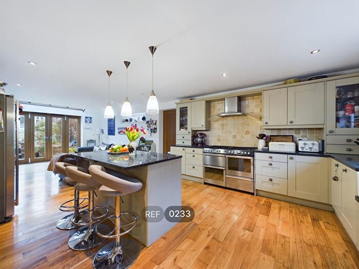 5 Bedroom Detached House To Rent In West End, Walkington, HU17