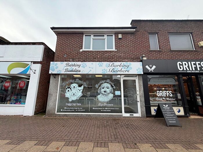 2 Bedroom Flat To Rent In Lower Blandford Road, Broadstone, BH18