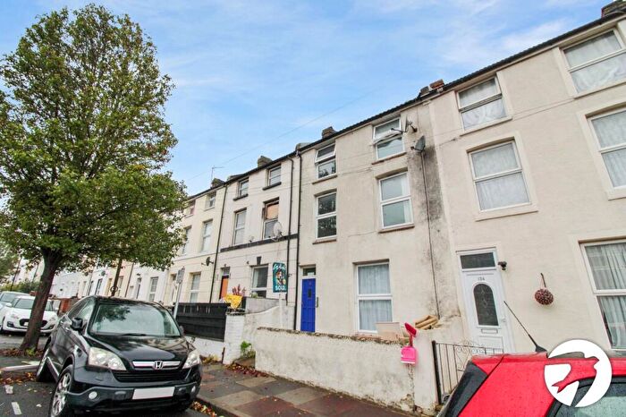 1 Bedroom Flat To Rent In Wellington Street, Gravesend, Kent, DA12