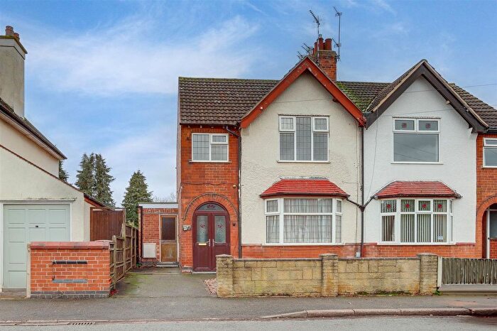 3 Bedroom Semi-Detached House For Sale In Briar Gate, Long Eaton, NG10