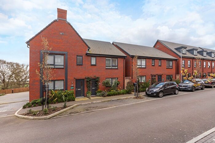 3 Bedroom Semi Detached House For Sale In Sika Gardens, Enfield, EN2