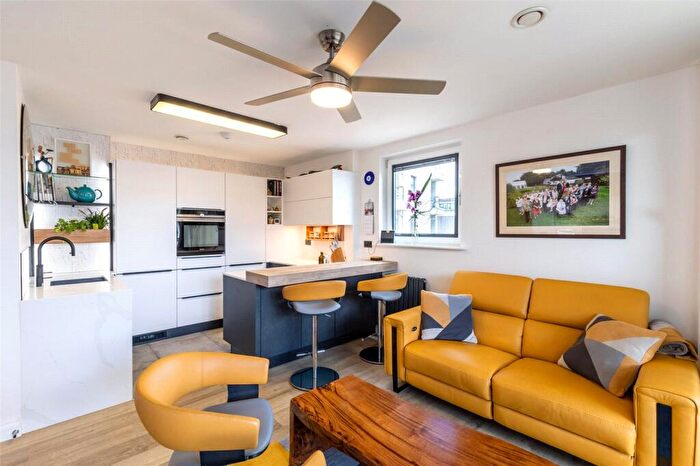 2 Bedroom Flat To Rent In Sapphire Court, Ocean Way, SO14