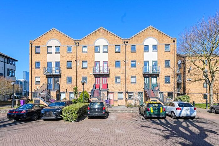 2 Bedroom Maisonette To Rent In Undine Road, Isle Of Dogs, London, E14