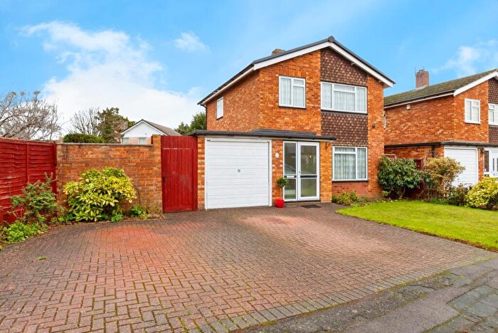 3 Bedroom Detached House For Sale In Long Drive, Burnham, Slough, Buckinghamshire, SL1