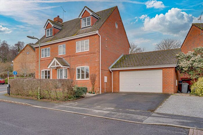 5 Bedroom Detached House For Sale In Merlin Way, Chandler's Ford, SO53