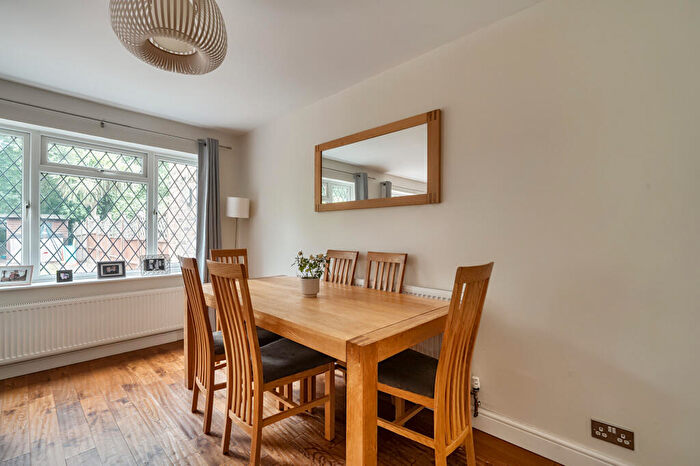 3 Bedroom End Of Terrace House For Sale In Bailey Close, Windsor, SL4