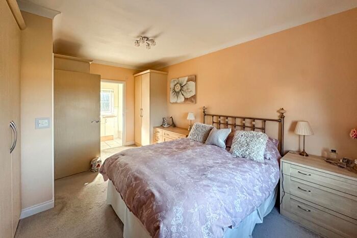 4 Bedroom Detached House For Sale In Stilwells, Rochford, SS4