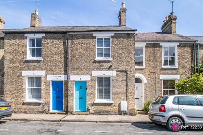 2 Bedroom Terraced House For Sale In Searle Street, Cambridge, CB4