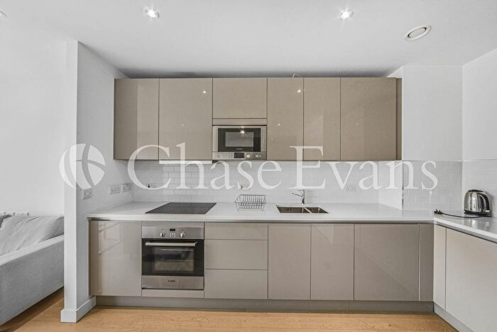 1 Bedroom Flat To Rent In Rodney Road, Elephant Amp; Castle, London, SE17