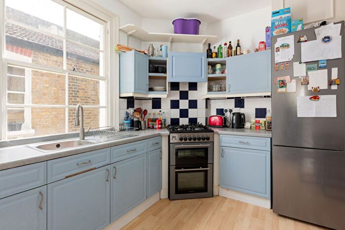 3 Bedroom Maisonette To Rent In Halford Road, London, SW6