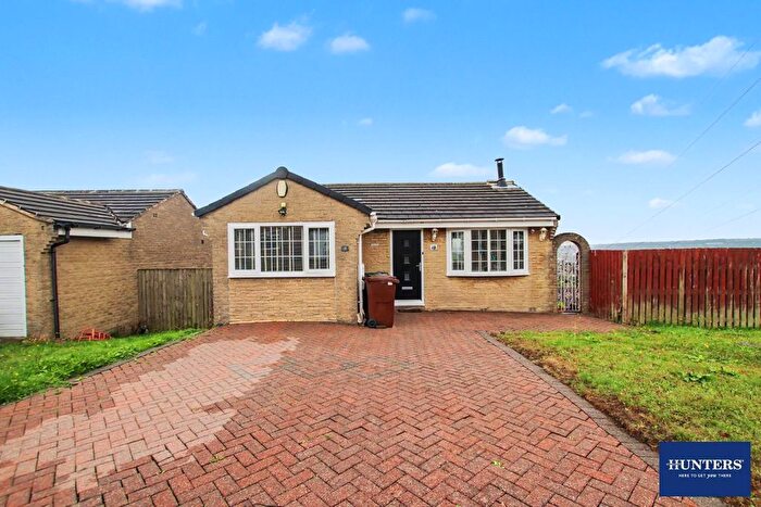 3 Bedroom Detached House For Sale In Lichfield Mount, Bradford, BD2