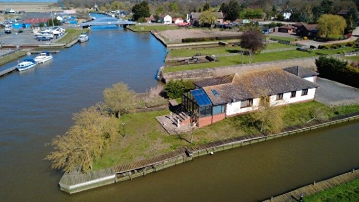 4 Bedroom Detached Bungalow For Sale In Sunnywaters, Priory Road, St. Olaves, Great Yarmouth, Norfolk, NR31