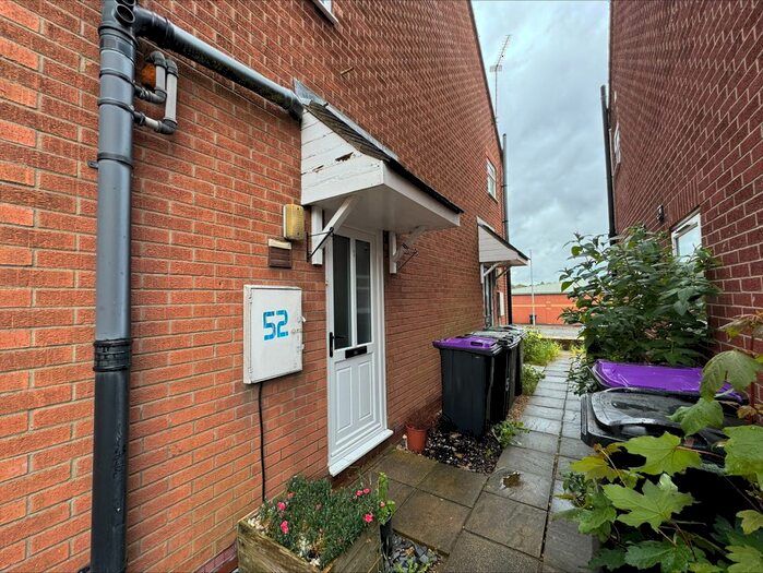 2 Bedroom Terraced House To Rent In Brewery Hill, Grantham, Grantham, NG31