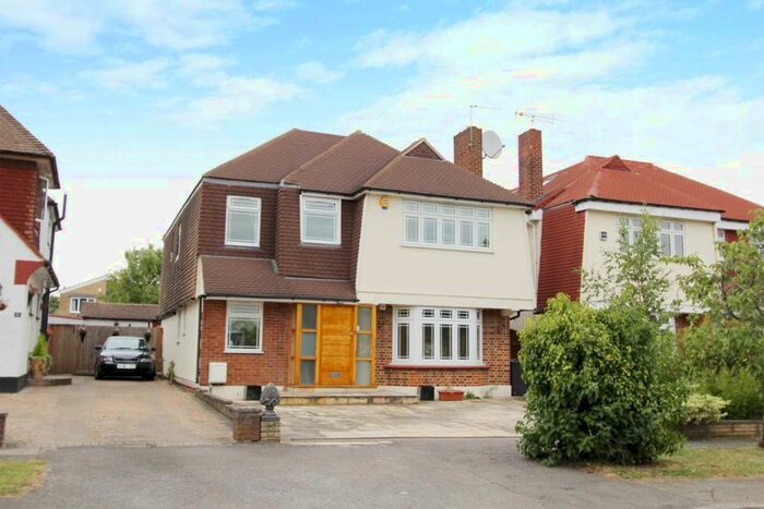 5 Bedroom Detached House To Rent In Fir Grove, New Malden, KT3