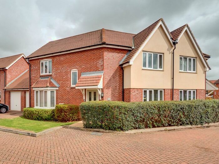 3 Bedroom Link Detached House To Rent In Stanier Street, Hailsham, East Sussex, BN27