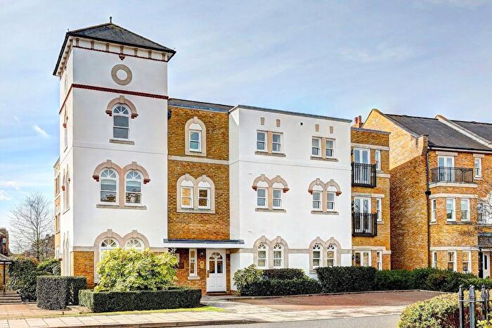 1 Bedroom Flat To Rent In Admiralty Way, Teddington, TW11