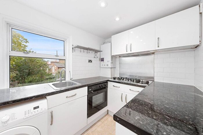 1 Bedroom Flat To Rent In Kitto Road, Brockley, London, SE14