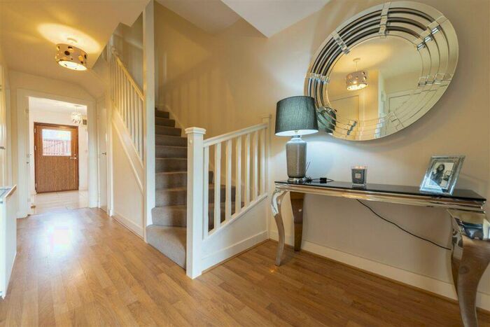 4 Bedroom Town House For Sale In Morven Drive, Clarkston, G76