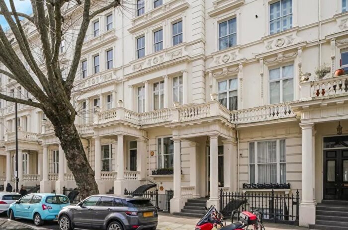 2 Bedroom Flat For Sale In Inverness Terrace, London, W2