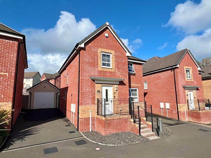 4 Bedroom Detached House For Sale In Llys Helyg, Bridgend, CF31
