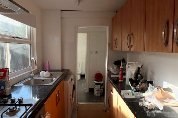 4 Bedroom Detached House To Rent In Cloister Street, Nottingham, NG7