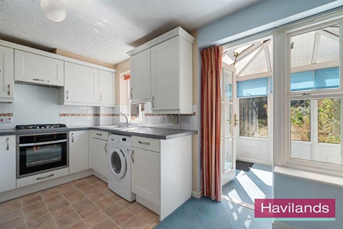 2 Bedroom Semi-Detached House For Sale In Laidlaw Drive, London, N21