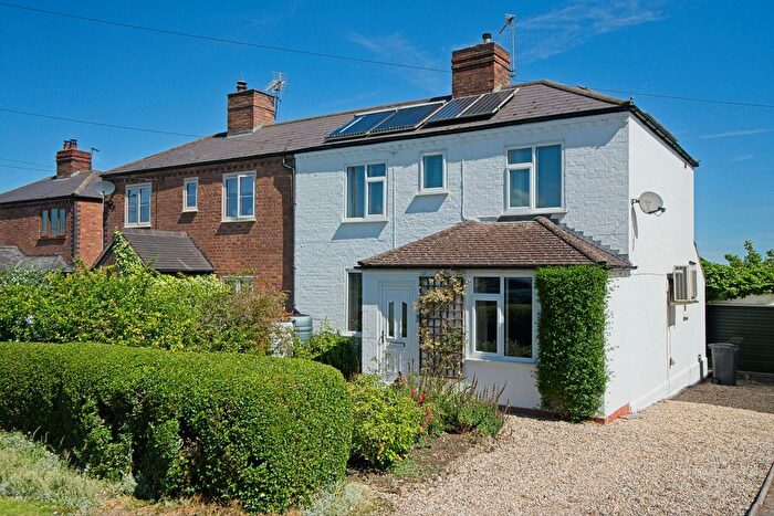 3 Bedroom Semi-Detached House For Sale In Deppers Bridge, Southam, CV47