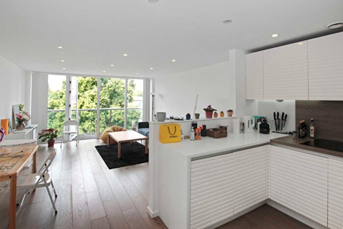2 Bedroom Apartment To Rent In Central Street, London, EC1V
