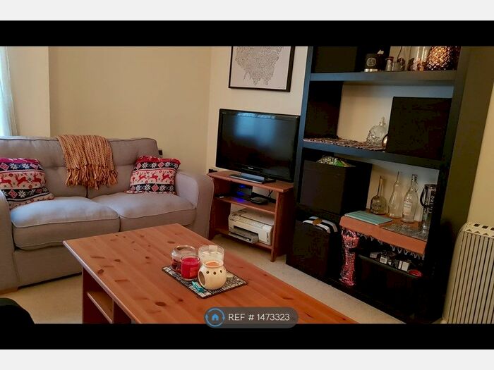 1 Bedroom Flat To Rent In Ellerslie Court, Manchester, M14