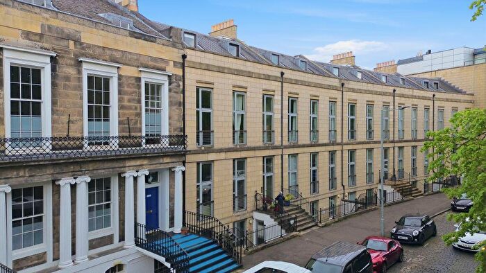3 Bedroom Flat For Sale In Hopetoun Crescent, Bellevue, Edinburgh, EH7